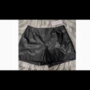 Jennifer López Faux Leather Shorts